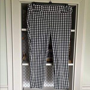 Ann Taylor Factory Black and White Checkered Cropped Pants